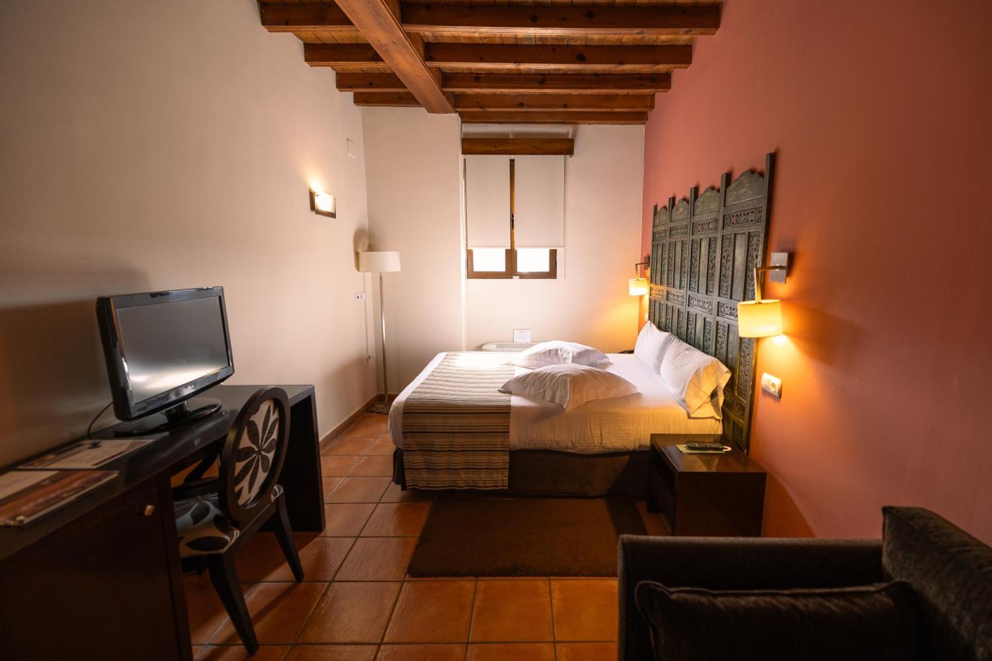 Economy Double or Twin Room,1638477703:JPEG